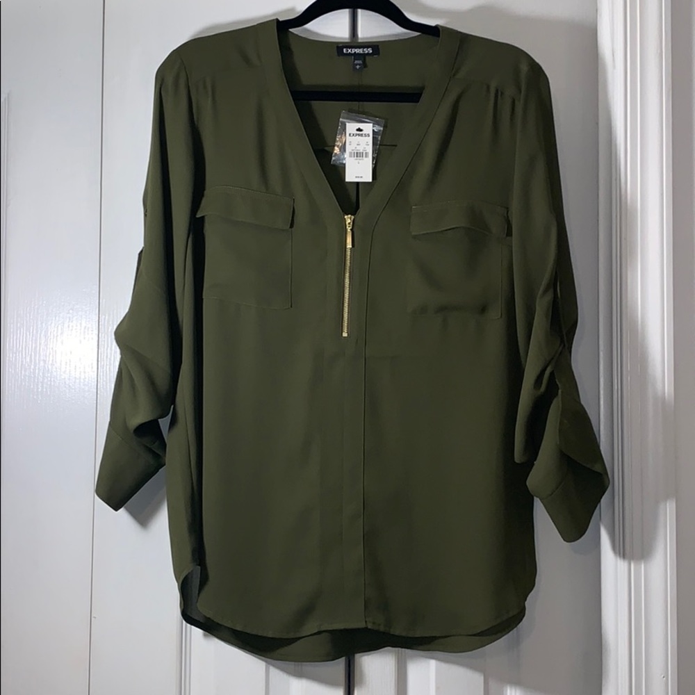 NWT large green Express Chelsea top with zipper